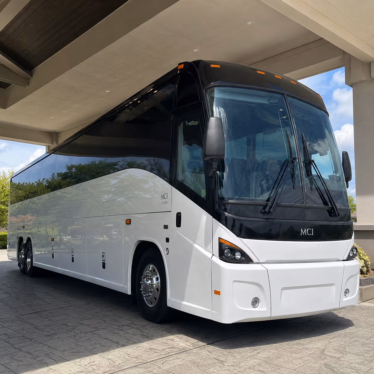 airport shuttle buses for government and military groups traveling through pvd and logan